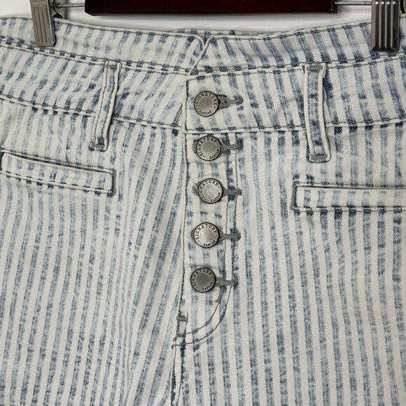 KanCan Signature Ultra high rise shorts - Picture 3 of 9